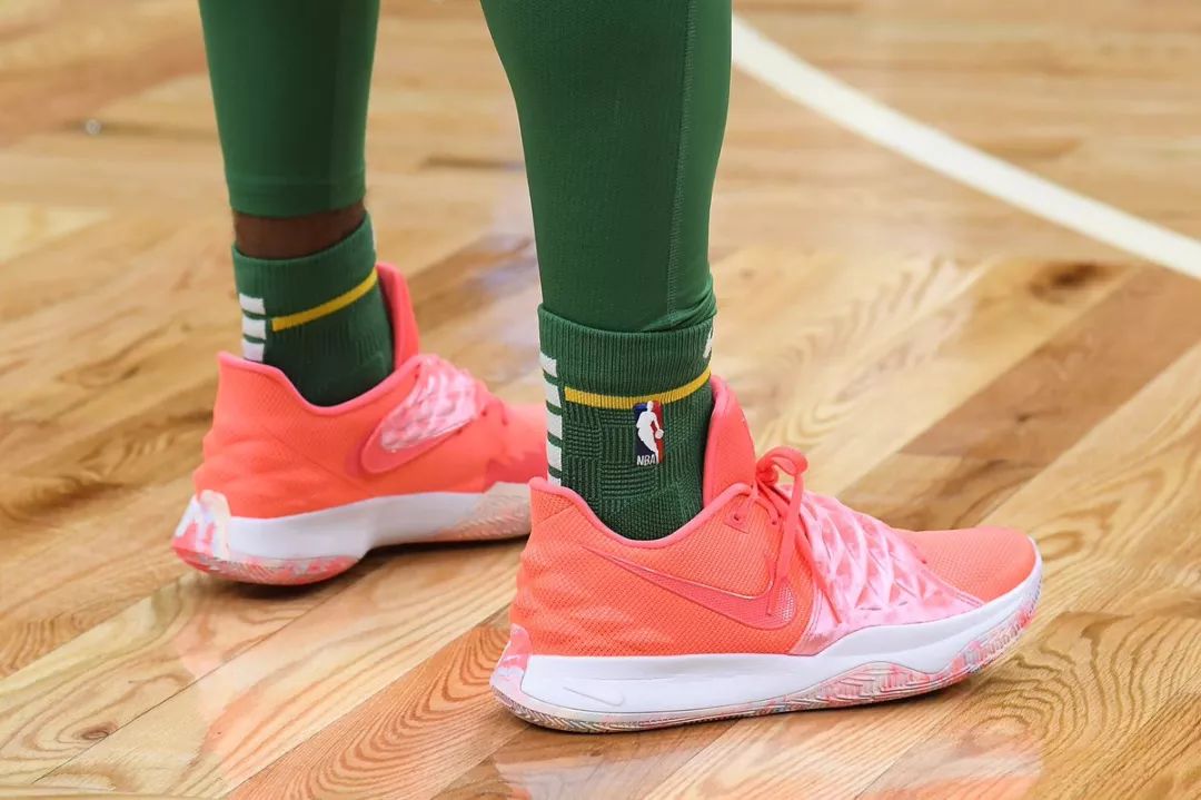 [NBA-湖人] 大爆冷！卫冕冠军倒下，湖人格局改变，总冠军悬念加大