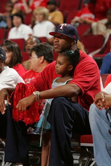 欧冠本周最佳阵容：凯恩领衔，多纳鲁马在列