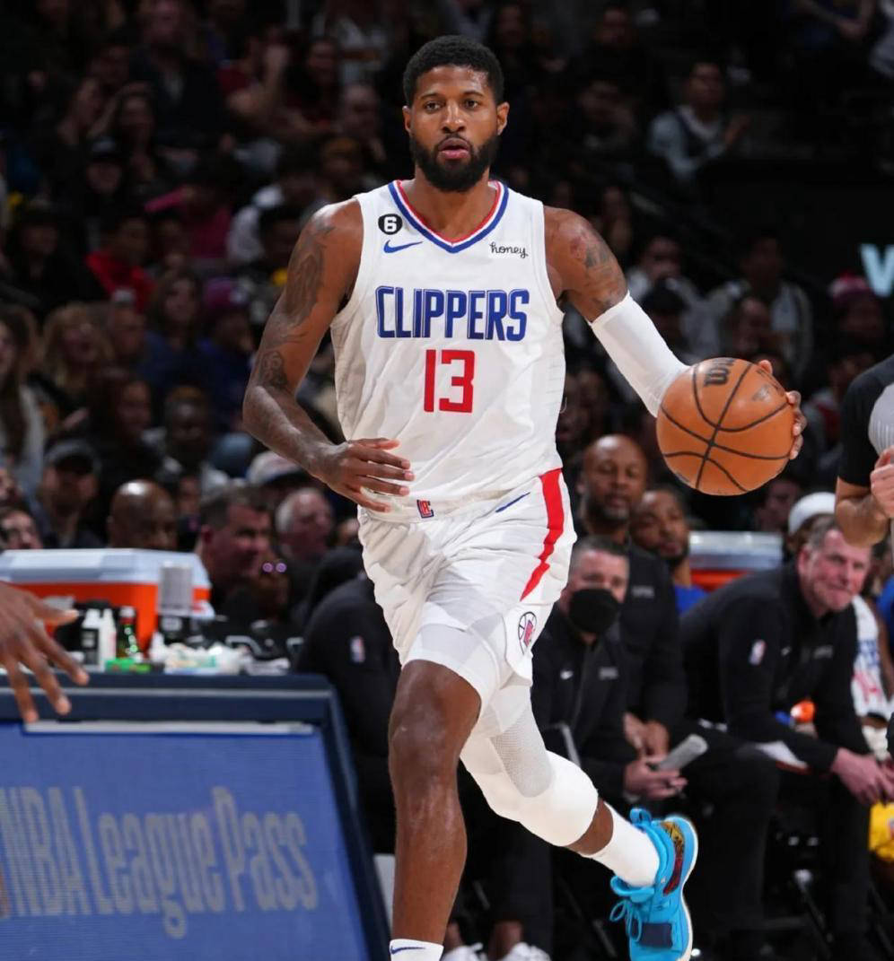 内维尔：杰登-安东尼的射门很精彩，不明白利马那时在做什么